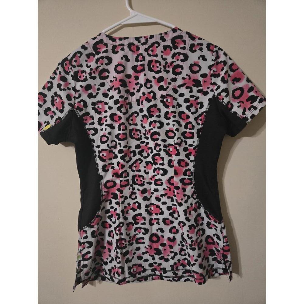 Womens Leopard Print Scrub Top with Zipper - Picture 3 of 3